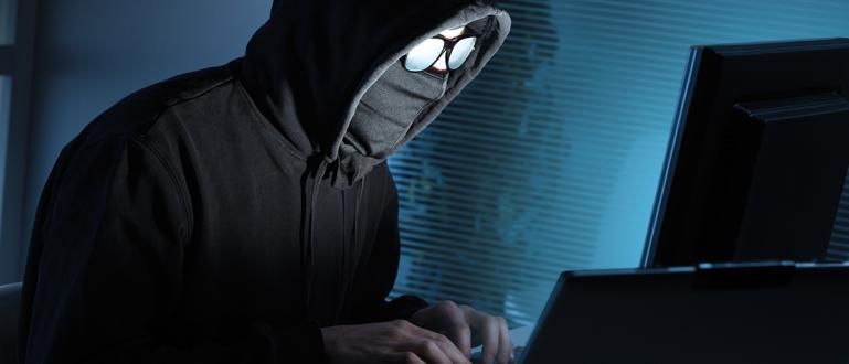 Snadné způsoby, jak chránit počítač před hackery, když špehujete
